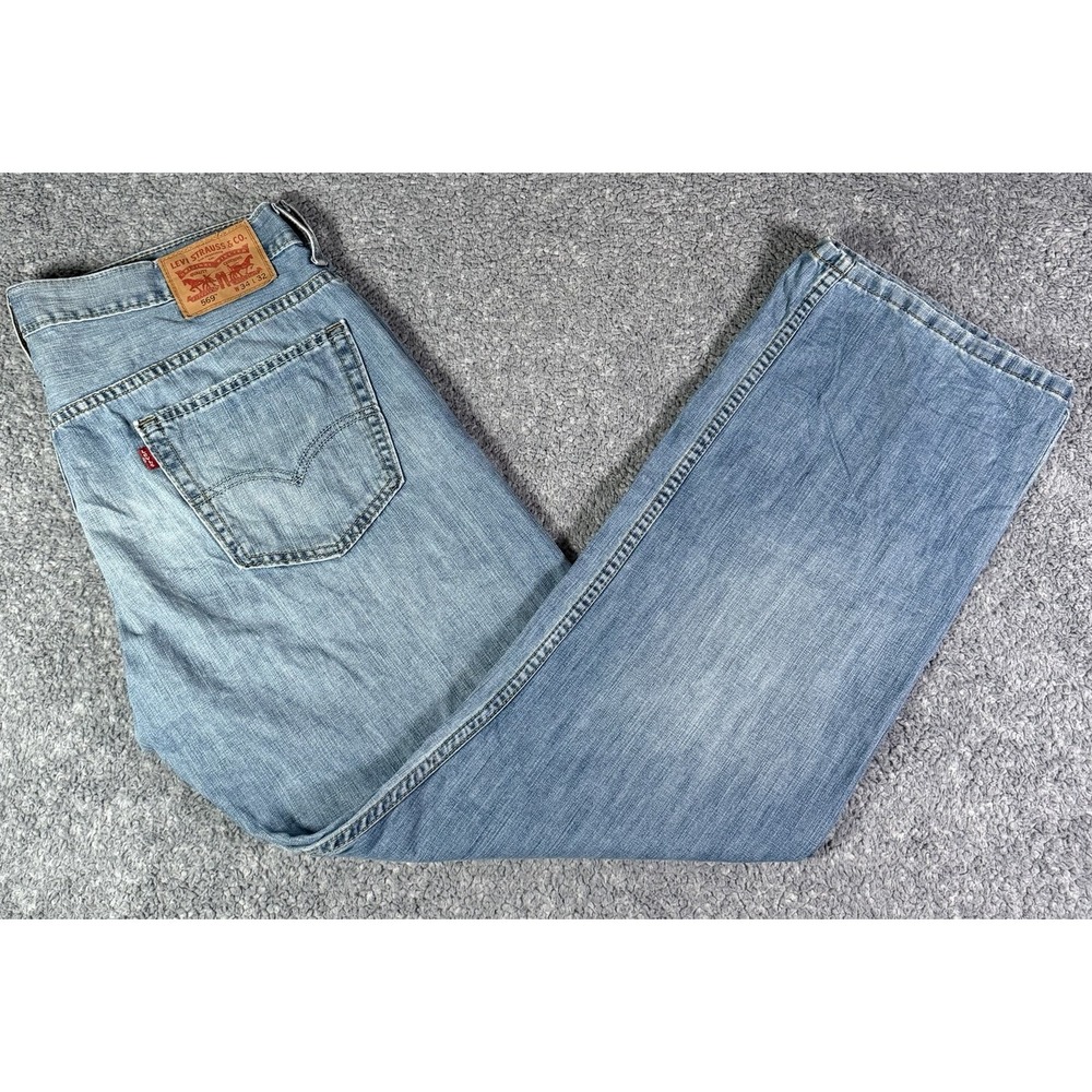 Levis 569‎ Jeans Blue Relaxed Straight Fit Light Wash Mens Size 34x32 FITS 36x32